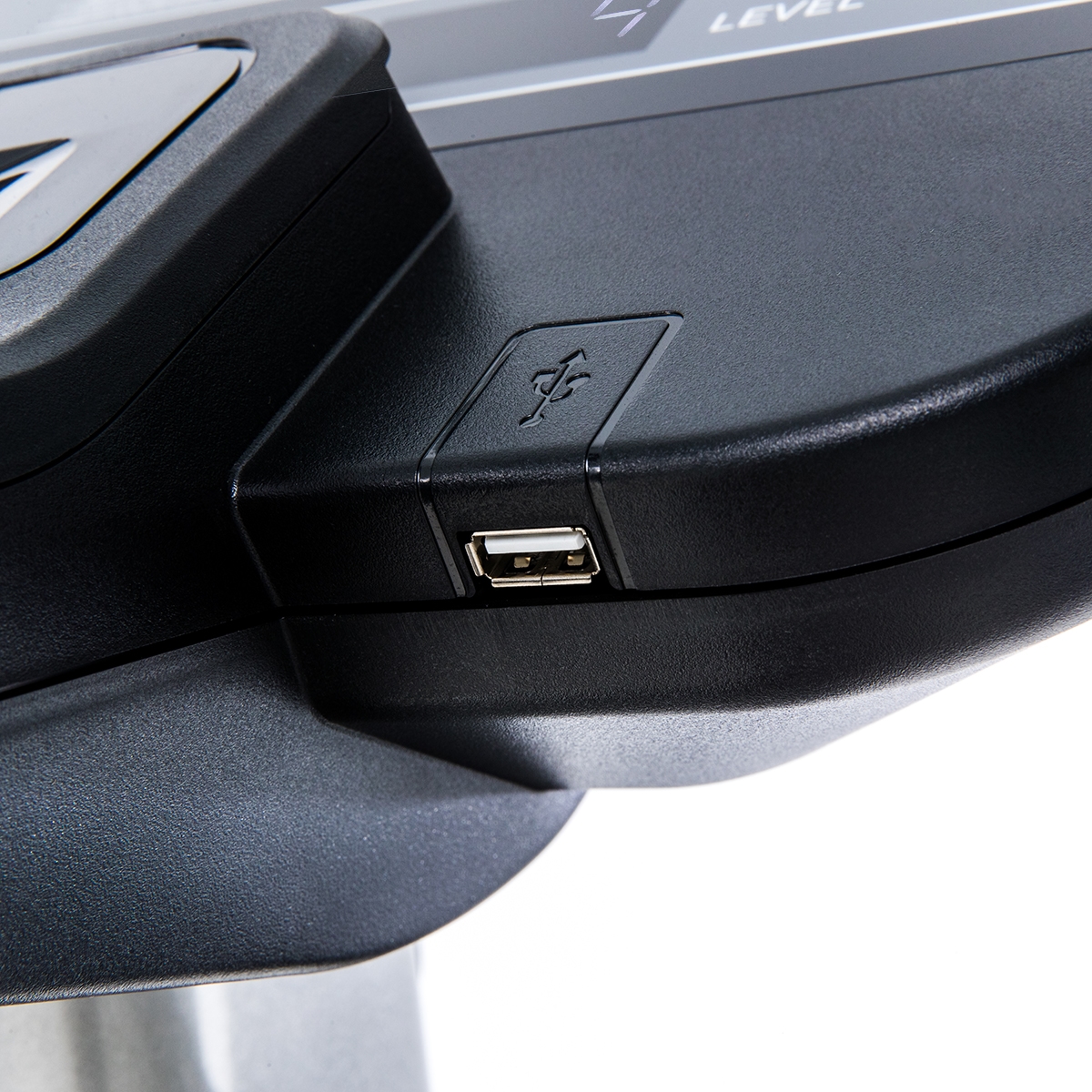 CE800 Elliptical Feature Display 6