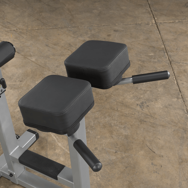 Inspecting GRCH322 chest machine seat and arms